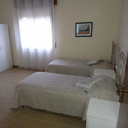 Creazzo Rooms Homestay *